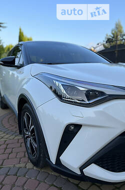 Внедорожник / Кроссовер Toyota C-HR 2019 в Рожнятове