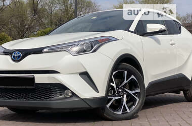 Позашляховик / Кросовер Toyota C-HR 2017 в Кам'янському