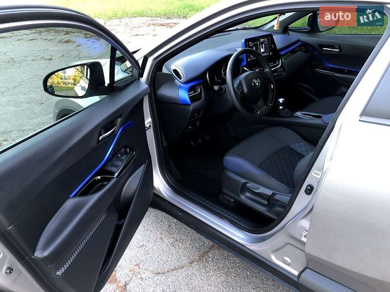 Позашляховик / Кросовер Toyota C-HR 2020 в Дніпрі фото 11 Позашляховик / Кросовер Toyota C-HR 2020 в Дніпрі