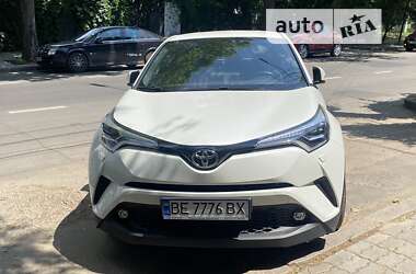 Позашляховик / Кросовер Toyota C-HR 2017 в Миколаєві