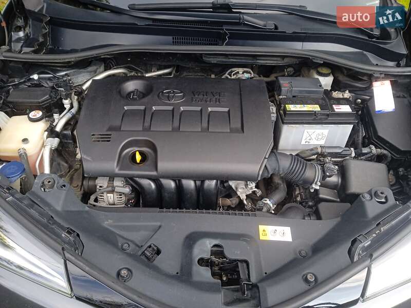 Внедорожник / Кроссовер Toyota C-HR 2018 в Коломые фото 2 Внедорожник / Кроссовер Toyota C-HR 2018 в Коломые