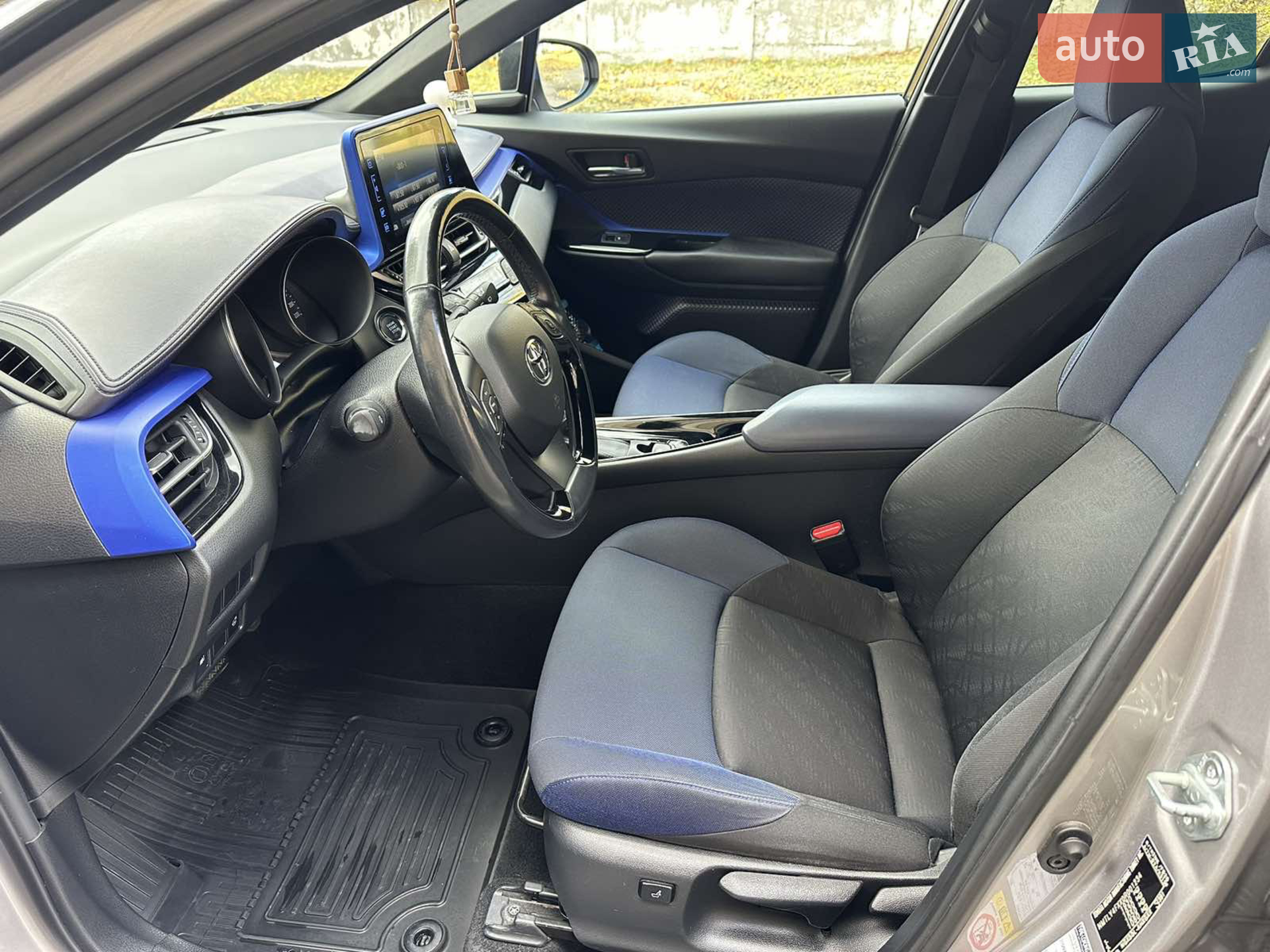2016 Toyota C-HR - мініатюра 25