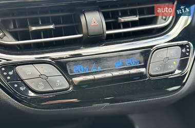 Внедорожник / Кроссовер Toyota C-HR 2016 в Горишних Плавнях