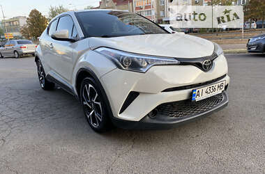 Позашляховик / Кросовер Toyota C-HR 2017 в Києві