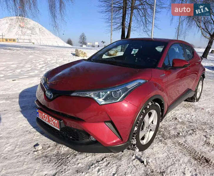 Внедорожник / Кроссовер Toyota C-HR 2018 в Ужгороде