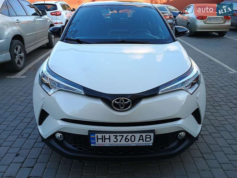 Внедорожник / Кроссовер Toyota C-HR 2016 в Измаиле