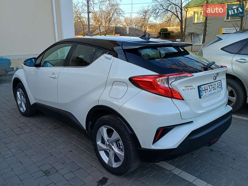 Внедорожник / Кроссовер Toyota C-HR 2016 в Измаиле