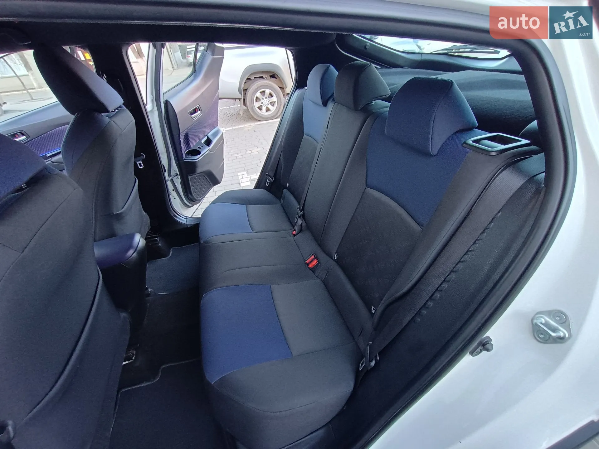 2016 Toyota C-HR - мініатюра 16