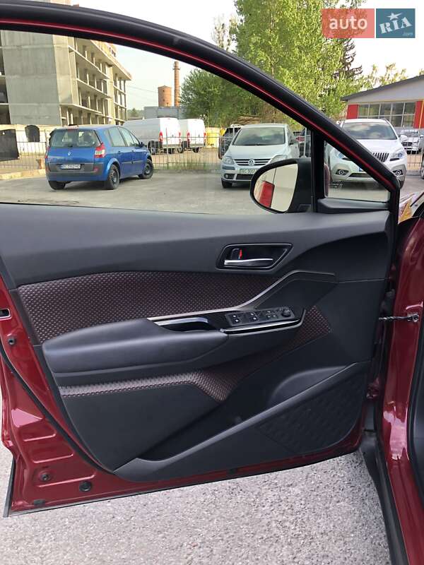 Позашляховик / Кросовер Toyota C-HR 2019 в Львові