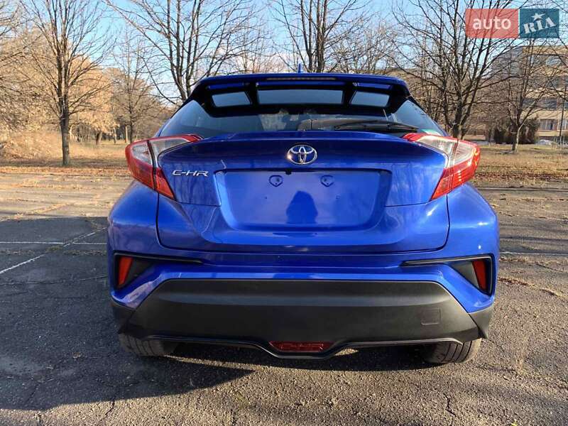 Позашляховик / Кросовер Toyota C-HR 2017 в Кривому Розі фото 5 Позашляховик / Кросовер Toyota C-HR 2017 в Кривому Розі
