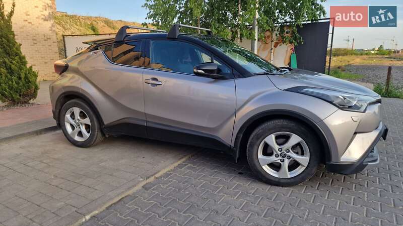 Позашляховик / Кросовер Toyota C-HR 2016 в Хмельницькому