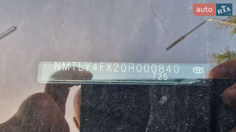 Позашляховик / Кросовер Toyota C-HR 2016 в Хмельницькому