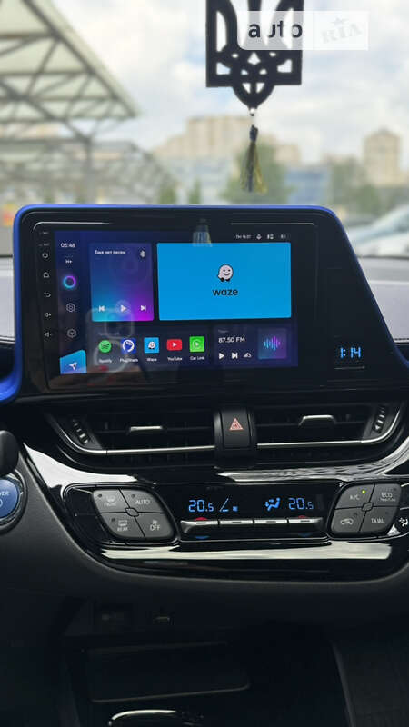Внедорожник / Кроссовер Toyota C-HR 2021 в Киеве