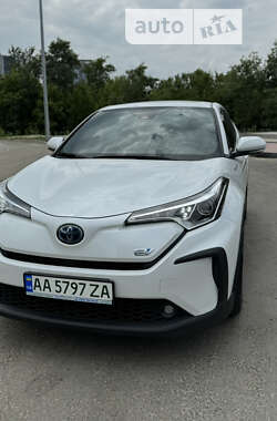 Внедорожник / Кроссовер Toyota C-HR 2021 в 