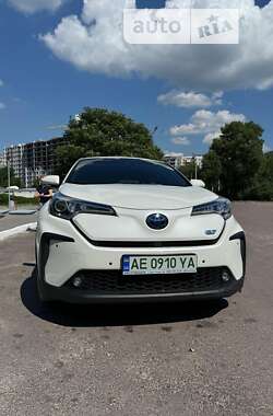 Позашляховик / Кросовер Toyota C-HR 2020 в 