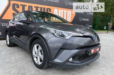 Внедорожник / Кроссовер Toyota C-HR 2019 в Хмельницком