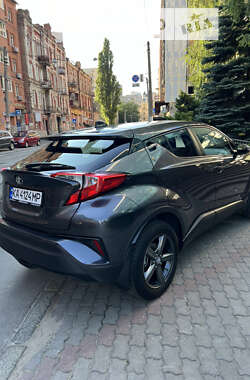 Внедорожник / Кроссовер Toyota C-HR 2021 в Киеве