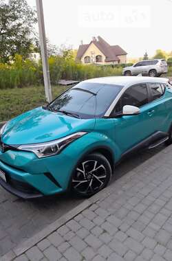 Внедорожник / Кроссовер Toyota C-HR 2017 в Черновцах