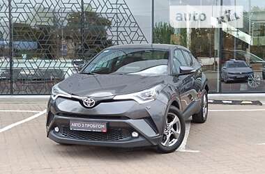 Позашляховик / Кросовер Toyota C-HR 2018 в Києві