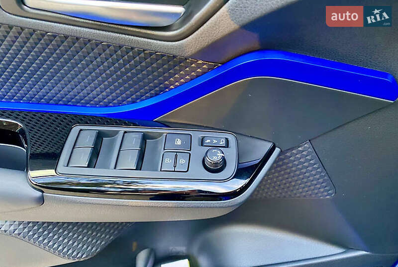 Внедорожник / Кроссовер Toyota C-HR 2020 в Киеве