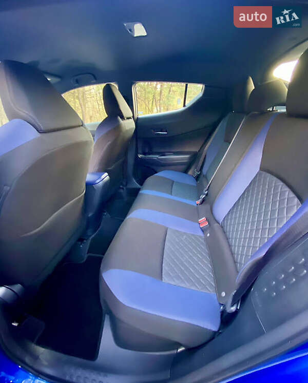 Внедорожник / Кроссовер Toyota C-HR 2020 в Киеве