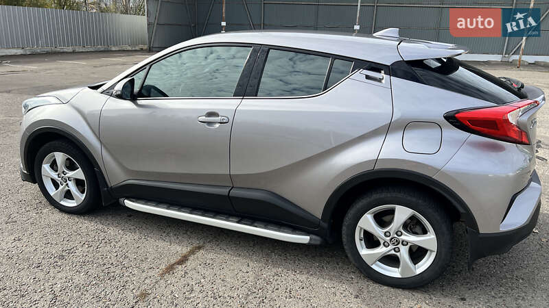 Позашляховик / Кросовер Toyota C-HR 2016 в Миколаєві