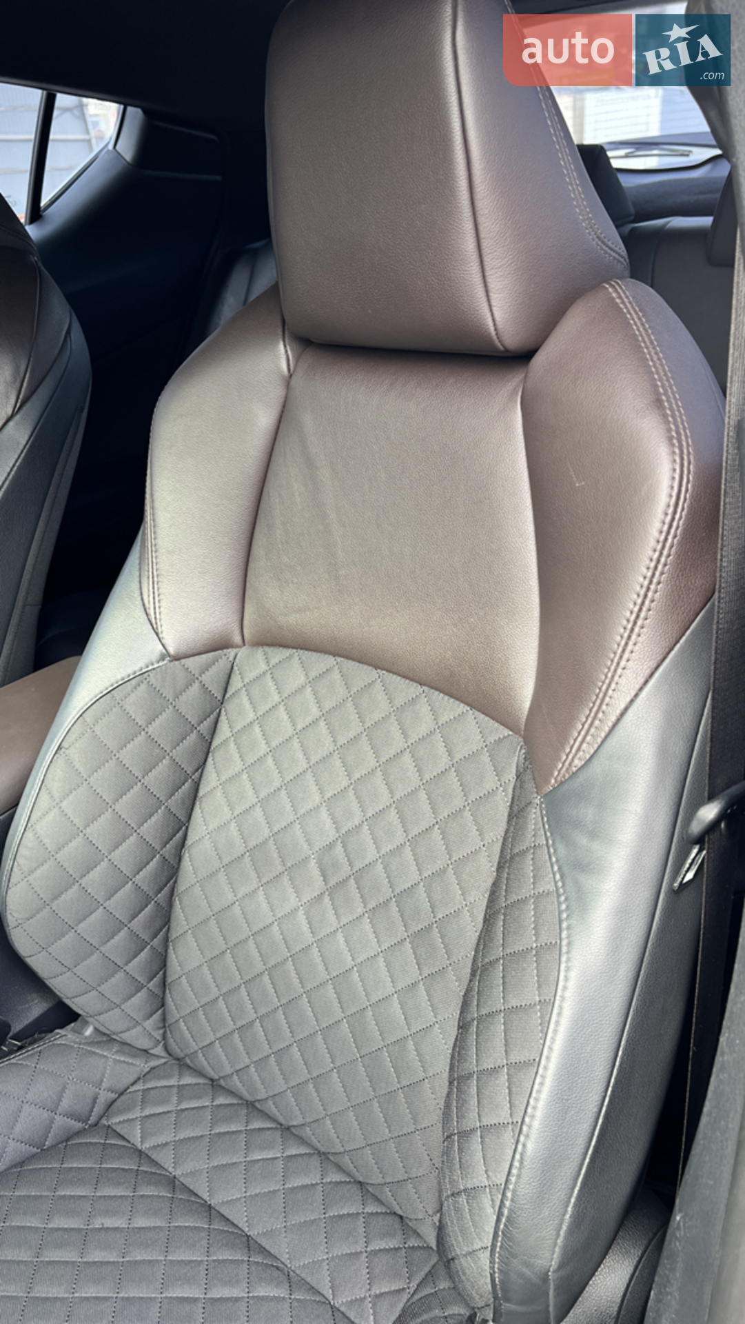 2016 Toyota C-HR - мініатюра 20