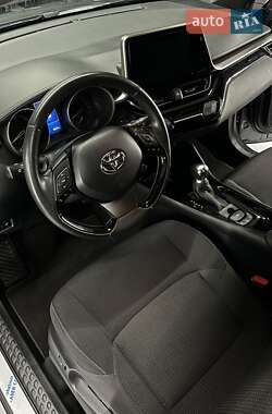 Позашляховик / Кросовер Toyota C-HR 2019 в Полтаві