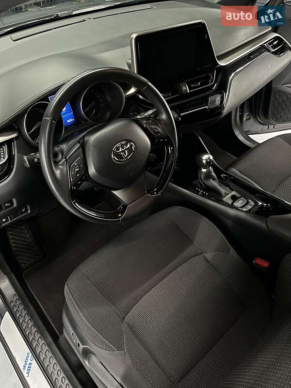 Внедорожник / Кроссовер Toyota C-HR 2019 в Полтаве фото 16 Внедорожник / Кроссовер Toyota C-HR 2019 в Полтаве