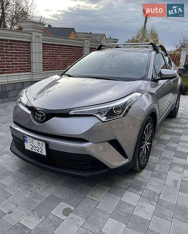 Внедорожник / Кроссовер Toyota C-HR 2019 в Львове