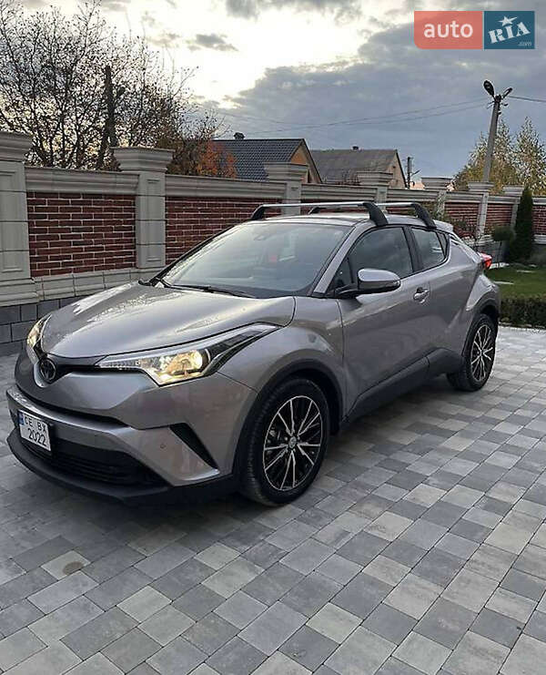Внедорожник / Кроссовер Toyota C-HR 2019 в Львове