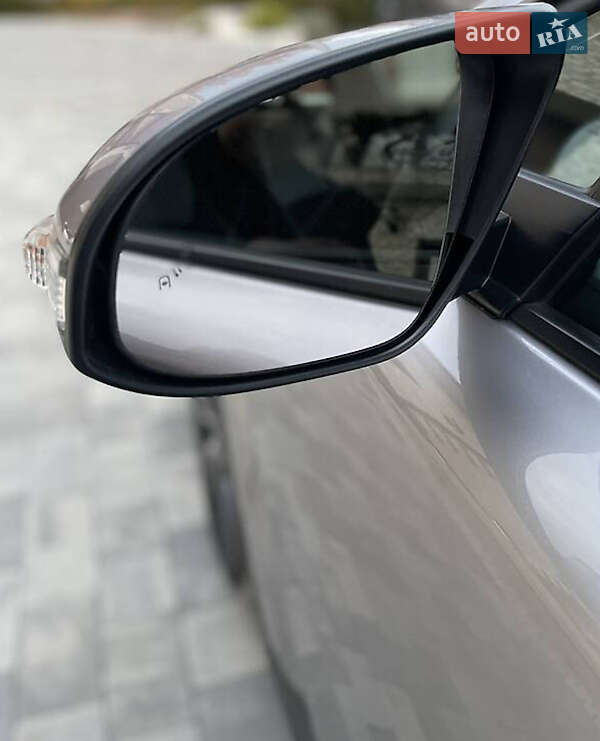 Внедорожник / Кроссовер Toyota C-HR 2019 в Львове