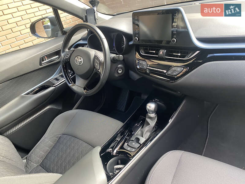 Позашляховик / Кросовер Toyota C-HR 2021 в Рівному