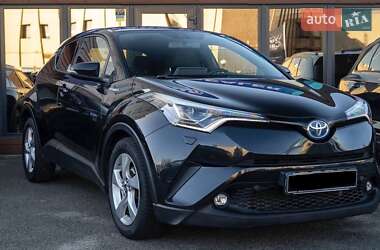 Позашляховик / Кросовер Toyota C-HR 2018 в Києві