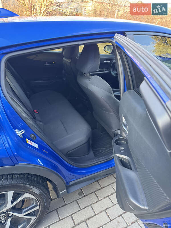 Позашляховик / Кросовер Toyota C-HR 2018 в Павлограді