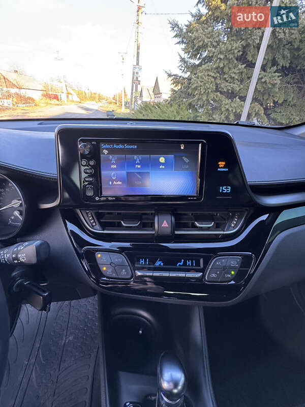 Позашляховик / Кросовер Toyota C-HR 2018 в Павлограді