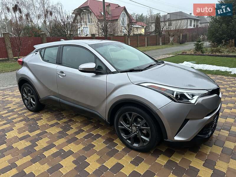 Позашляховик / Кросовер Toyota C-HR 2017 в Києві