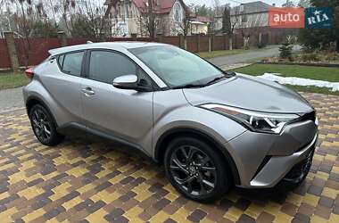 Позашляховик / Кросовер Toyota C-HR 2017 в Києві