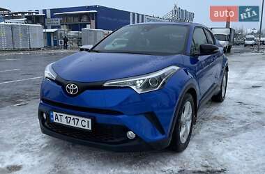 Внедорожник / Кроссовер Toyota C-HR 2018 в 