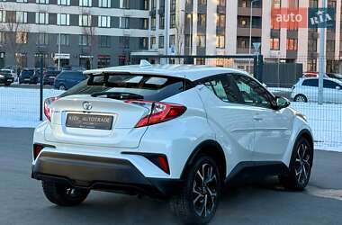 Внедорожник / Кроссовер Toyota C-HR 2019 в Киеве