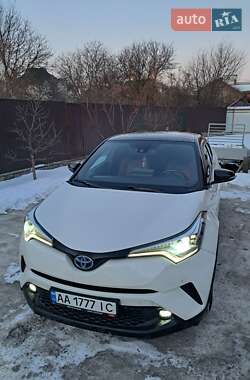 Позашляховик / Кросовер Toyota C-HR 2019 в Києві