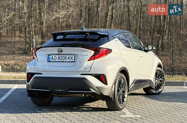 Внедорожник / Кроссовер Toyota C-HR 2021 в 