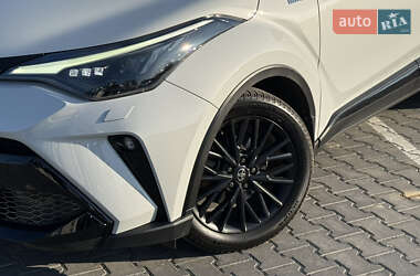 Внедорожник / Кроссовер Toyota C-HR 2021 в 