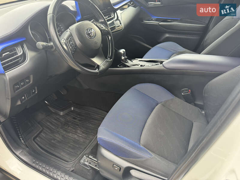 Позашляховик / Кросовер Toyota C-HR 2018 в Одесі