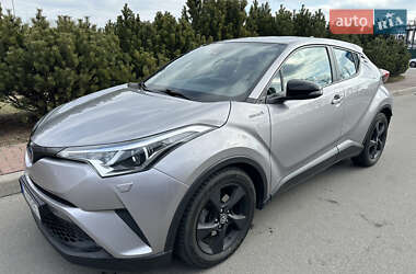 Позашляховик / Кросовер Toyota C-HR 2019 в Києві