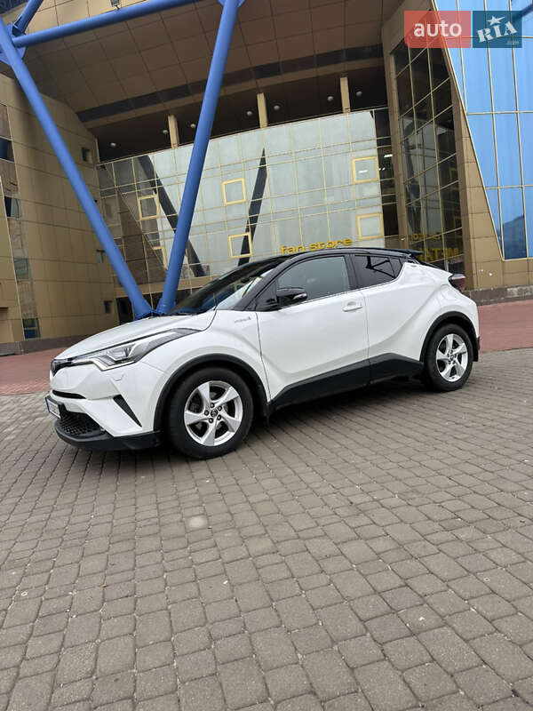 Внедорожник / Кроссовер Toyota C-HR 2019 в Харькове