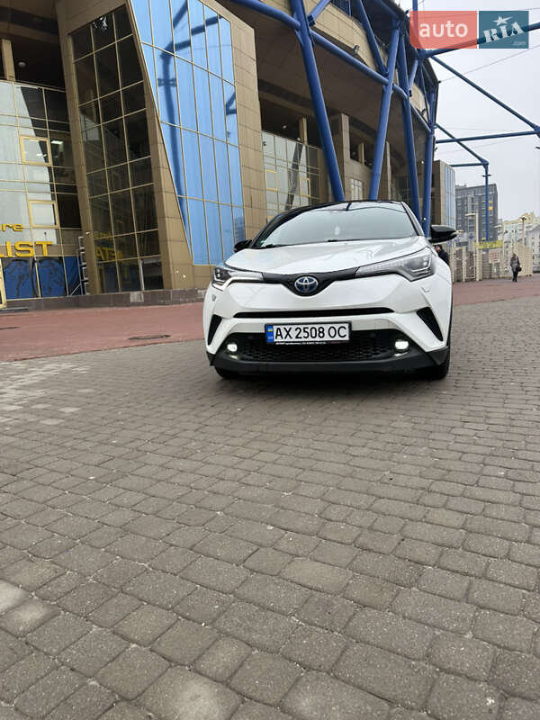 Внедорожник / Кроссовер Toyota C-HR 2019 в Харькове