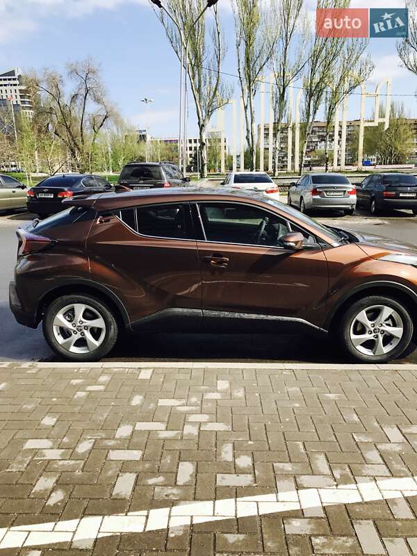 Toyota C-HR 2017