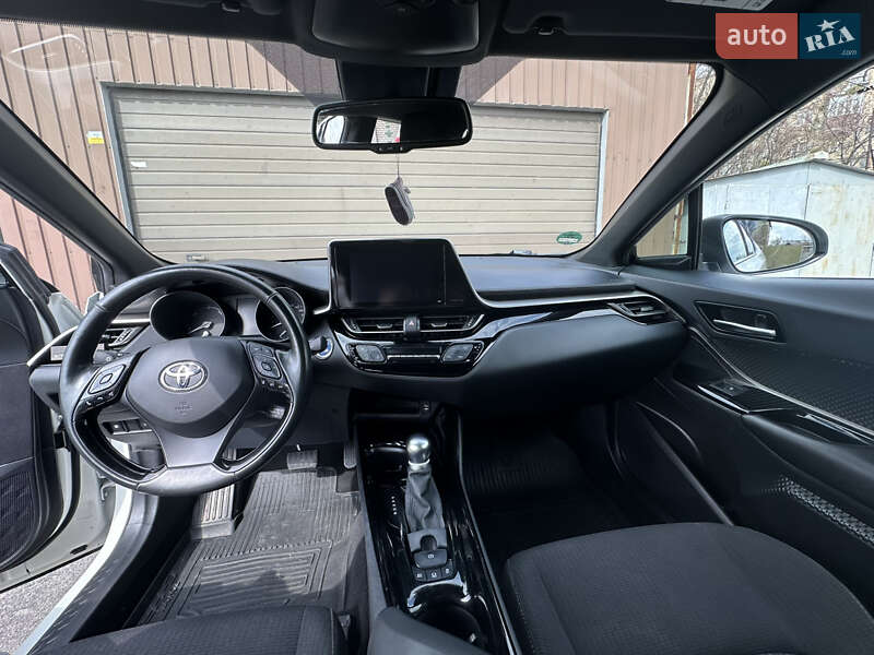 Внедорожник / Кроссовер Toyota C-HR 2019 в Харькове