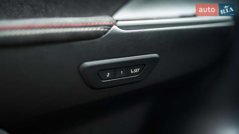 Внедорожник / Кроссовер Toyota C-HR 2023 в Львове